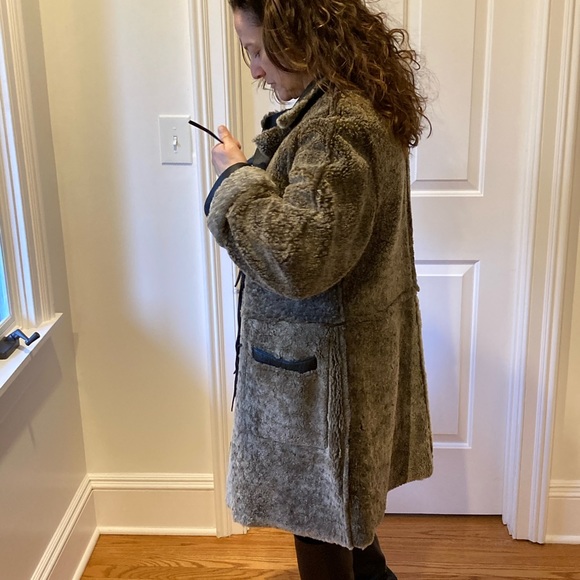 Shearling coat.  Blumarime.  Never worn.  Reversible. - Picture 4 of 14